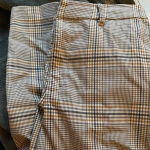 Kostymbyxor M - Från abercrombie and fitch jättefina kostymbyxor. Köparen står för frakten☺️