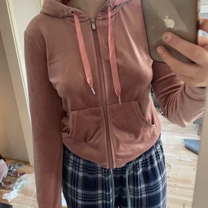 Gina tröja - En as bekväm zipup från Gina 