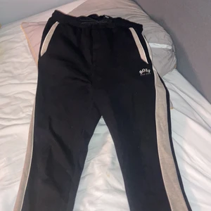 Hugo boss byxor  - Köpta i thernlunds för 1500kr har kvitto 