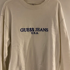 Guess Sweetshirt  - Guess sweetshirt i bra skick. Storlek M
