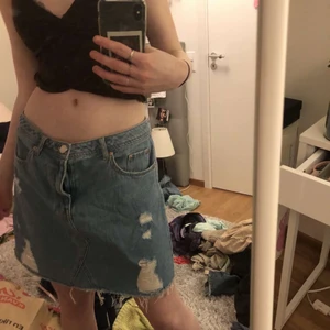 Jeanskjol  -  Får sommar vibbar av denna kjol💙