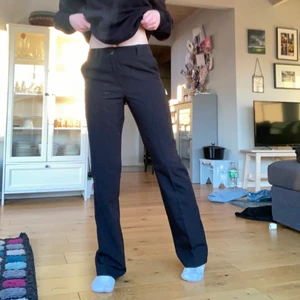 Kostymbyxor  - Svarta raka kostymbyxor från kapphal💞💞