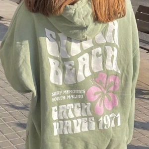 Söker - Söker kläder och accessoarer i denna stil för ett bra pris. Skriv till mig om du är intresserad vid att sälja. Har storleken xxs/xs/s i kläder