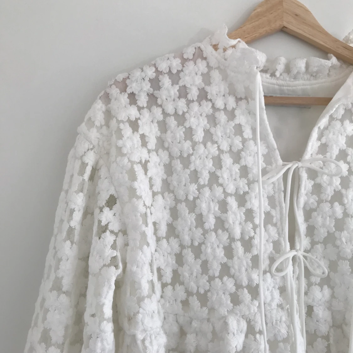 Vit blommig klänning  - 90