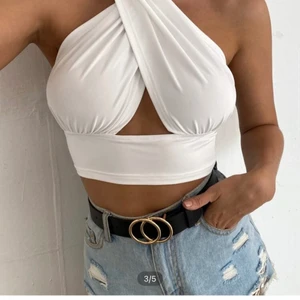 Fin topp - Fin topp från Shein! Aldrig andvänd, endast testad! Storlek XS men skulle säga att den passar S och kanske t.o.m. M. Nypris 50kr