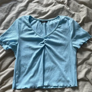 Topp - En jättefin topp från Shein i str M. Säljer då den är för stor. Frakt tillkommer 