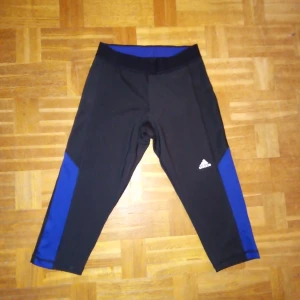 Adidas TechFit leggings - Leggings från Adidas. Stl S.