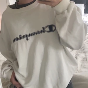 Champion sweatshirt - Skitball vintage sweatshirt. Budgivning från 250kr. Höj med minst 50kr.💞💞   ⚡️Bud på 350kr+frakt⚡️ köp direkt för 450+frakt 