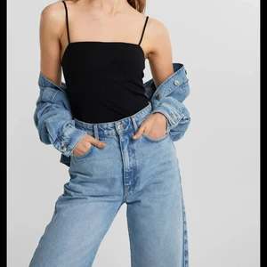 Topp med spaghettiband - Rosa topp från Gina tricot, lappen tyvärr bortklippt men uppskattar till storlek XS. 50kr + frakt 