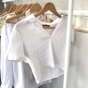 Topp - Superfin topp från zara, knappt använd, storlek l men liten i storleken 