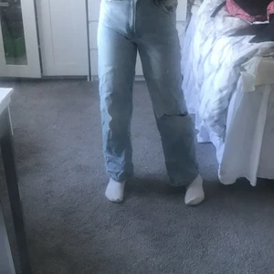 Jeans - Säljer mina jeans från kapphal. 300kr ink frakt. Kan mötas upp i stockholm!❤️❤️