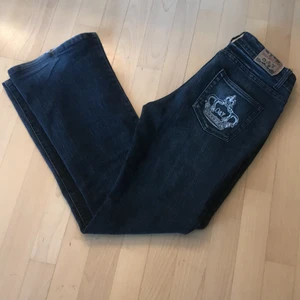 Miss o&y - Ett par svarta jeans från miss o&y det är XL men dem är ganska små i storleken, skriv för mer information.  Budgivning från 300kr