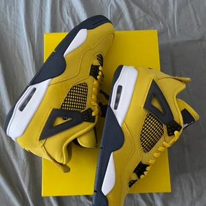 Jordan 4 Lightning - Jordan 4 lightning, size 11 (45), Ds (helt nya), pris 2500