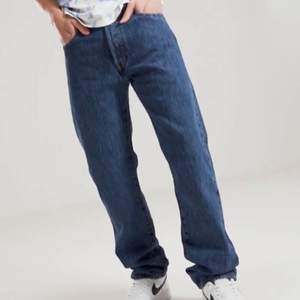 Jeans i storlek W30L34, för små för mig därav till salu.