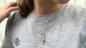 Blixt halsband⚡️ - jätte fint blixthalsband i silver⚡️ fin passform runt halsen, finns även i örhängen! ⚡️