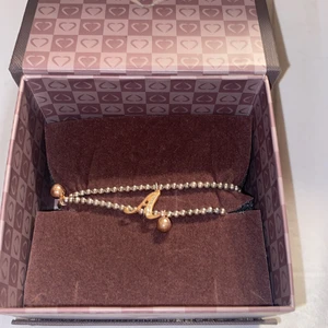 Armband med bokstaven A  - Ny ,2 rmband med bokstaven A made in Italy ( D’ Amante brand ) ..fått som present , aldrig använt 