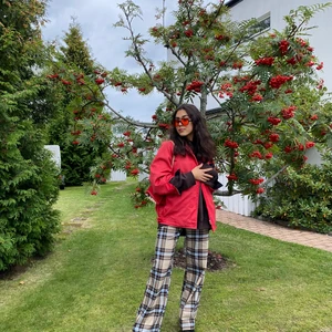 Burberry Ull Jacka - Vintage Burberry Ull jacka i mycket bra skick! Den är perfekt att matcha rönnbären med nu i höst 🍂 Plus att den är värmande🥰 passar XS-M 🥰 Pris Exlusive Frakt 