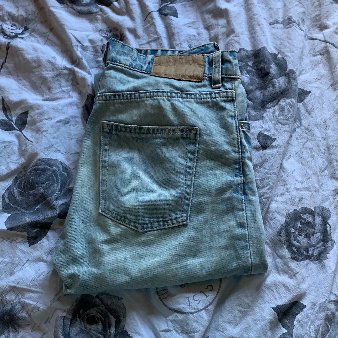 baggy jeans med hål