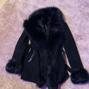 Dennis Maglic jacka strl M - Väldigt bra skick