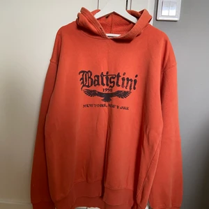 Oversized hoodie - Orange oversized hoodie. Storlek xxl så den är stor