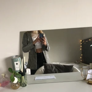 Kappa/kavaj - Är som ny då den är väldigt lite använd. Den är från HM i storlek 36🤍