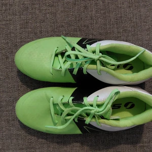 Soc gröna fotboll skor  - I en bra skick 