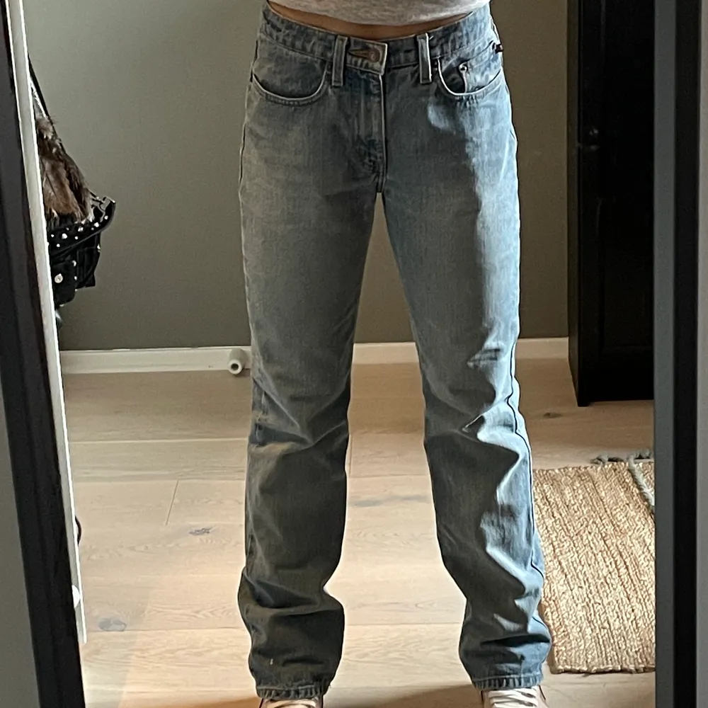 Low Rise baggy jeans från Ralph Lauren jeans!! Skriv privat för fler bilder:) buda i kommentarerna eller skriv privat!. Jeans & Byxor.