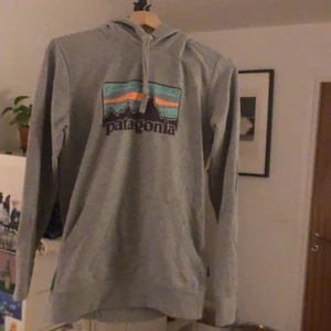 Paragonia hoodie - Så fin nästan oanvänd hoodie! Super bekväm❤️