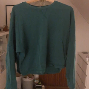 Weekday sweatshirt - Så najs tröja! Använd men i bra skick