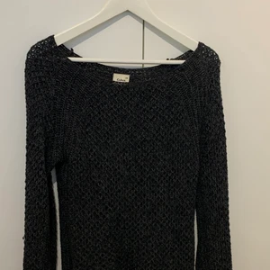 Tunn stickad tröja - Frakt 20kr eller gratis vid köp av fler än ett plagg💕