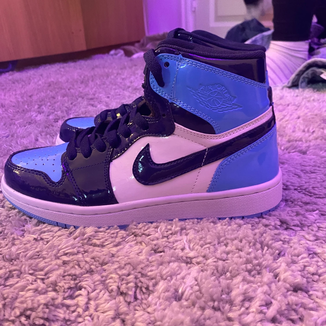 Jordans 1 Obsidians  - 90