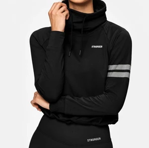 Stronger tröja stl M 100kr - Bilder från internet då plagget inte passar mig i storleken. Inte några defekter, köpt för 599 säljer för 100 kr! ❤️ kan hämtas upp i Stockholm, eller skickas!