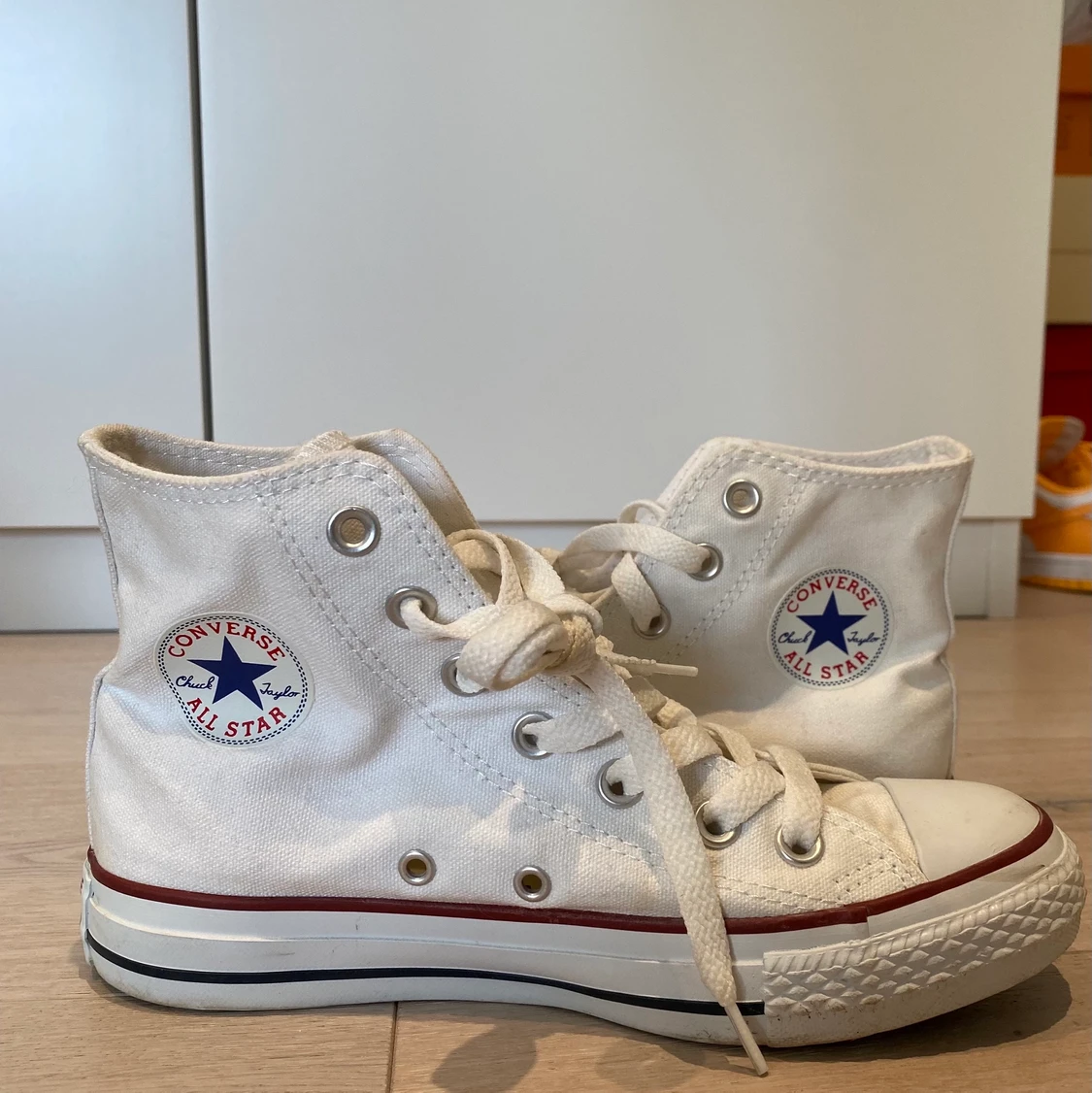 Vita Converse 💙 Nyskick