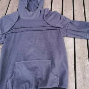 Riddarhoodie - En hoodie inspirerad av en riddarrustning, ganska gullig faktiskt, nyskick!