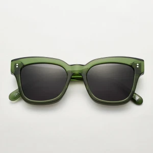 Chimi eyewear #005 kiwi - Oanvända solglasögon från chimi eyewear i modellen 005, färgen kiwi och med mörkt glas. Nypris var 1000kr. Säljer på grund av att jag redan har ett par likadana. Skriv om du vill ha fler bilder eller undrar något!!🥰  OBS tar bort artikeln om någon dag bara!!