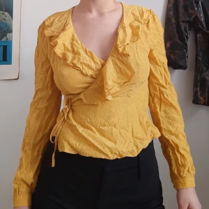 Omlott blus - Vet inte var den är ifrån. Bra skick.