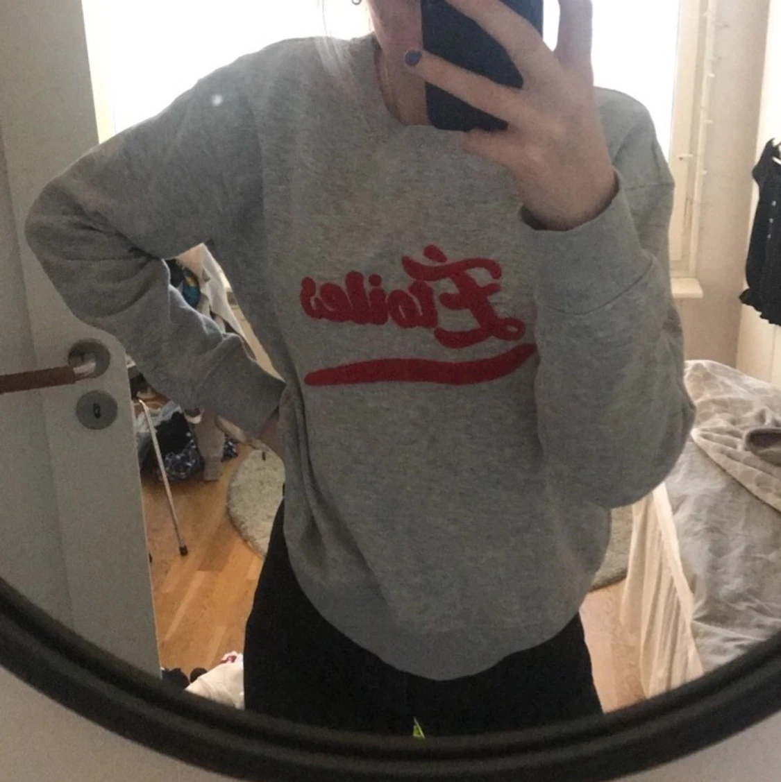 Sweatshirt