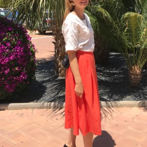 Kjol - Endast använd 1 gång, så den är i nyskick!!