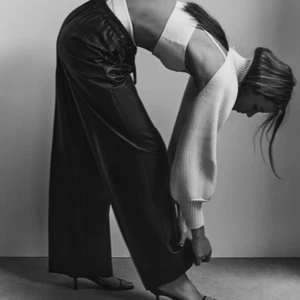 SKINNBYXOR - Skinnbyxor från zara! Beställda för bara någon vecka sen, aldrig använda och lappar kvar. Köpta för 399kr, mitt pris: 150kr