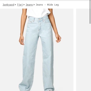 Jeans - Ett par riktigt snygga jeans från junkyard. Super fint skick. Köparen står för krakten.