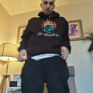 Slowthai hoodie - Slowthai hoodie släpptes på hans konsert i Stockholm för några är sen