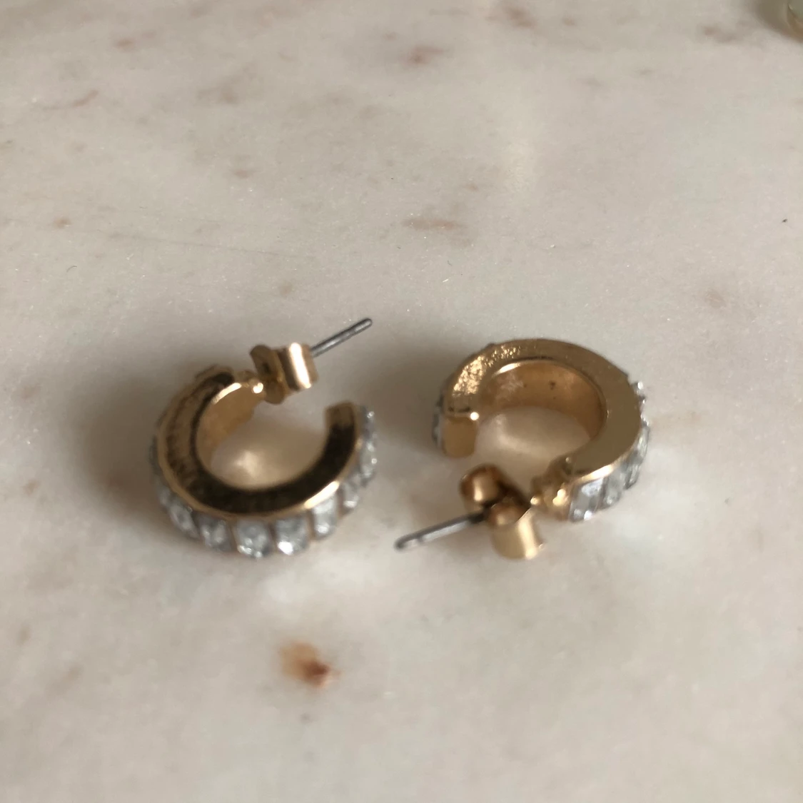 Guldiga örhängen - 90