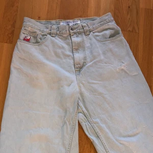 Polar Big Boys M - Ljusblåa polar big boys i storlek Medium. Använda som man kan se på bilderna men fortfarande i hyfsat skick. Kan fraktas eller mötas upp i Stockholm:) 