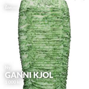 Ganni skirt, with tag. Size 38. 