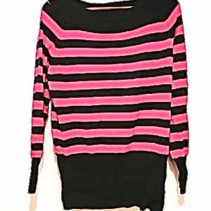 Tröja Monki - Strl M , bomull ,  nyskick . Från Monki 