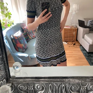 Sandro Paris - Klänning från Sandro Paris , köpte den dyrt .