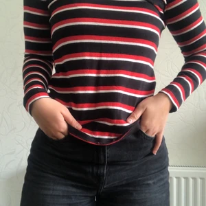 Randig tröja - Randig långärmad tröja