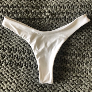 Bikinitrosa shein - Oanvända Bikinitrosor ifrån shein i storlek m, passar s. Säljer då de är för små🥰 frakt 24kr