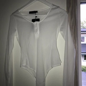 Prettylittlething body - Nyskick