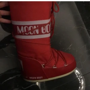 Moonboots  - Säljer mina moonboots som är som nyskick!